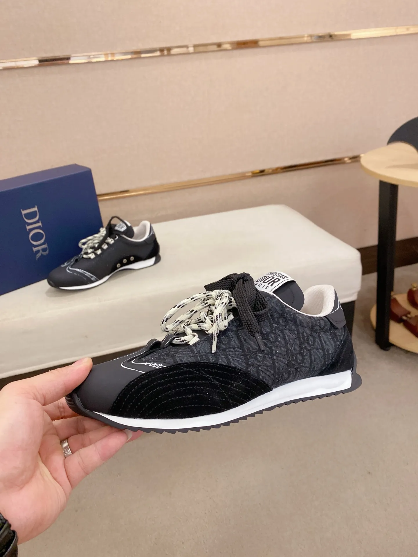 Men's shoes💰: 500💰Couple style💏 [Dior·Dior] New casual sports style men's shoes, new spring and summer design, perfect workmanship, lace-up lazy style to create wardrobe quality, upper: imported first-layer cowhide, mesh breathable lining soft and comfortable, ultra-light TPU wear-resistant outsole, simple, versatile fashion men's shoes, excellent color code number 35--44. (45,46 customized items are not returnable or exchangeable)